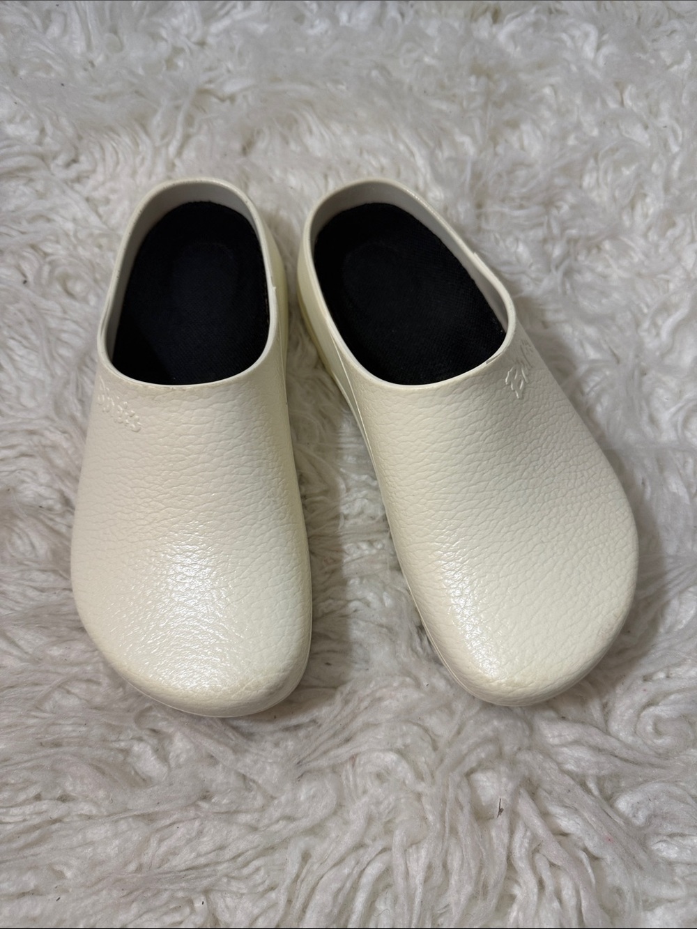 Birthday Birkis White Slip-On Clog Shoes size 6 to 7 - Picture 3 of 9